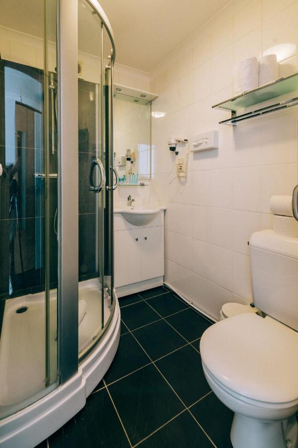 Hotel De Kalvaar Ninove Zewnętrze zdjęcie